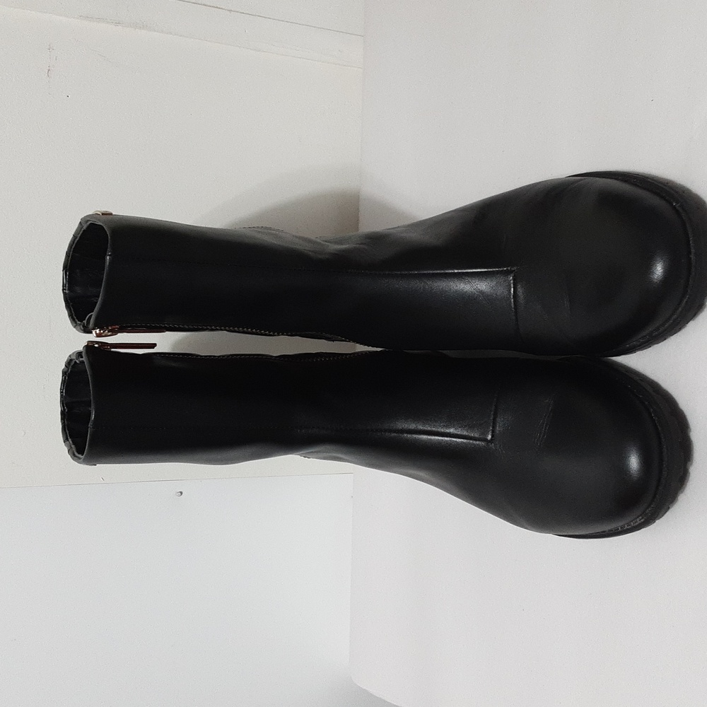 Calvin Klein Rene Quilted Shaft‎ Ankle Women 9.5 Boot